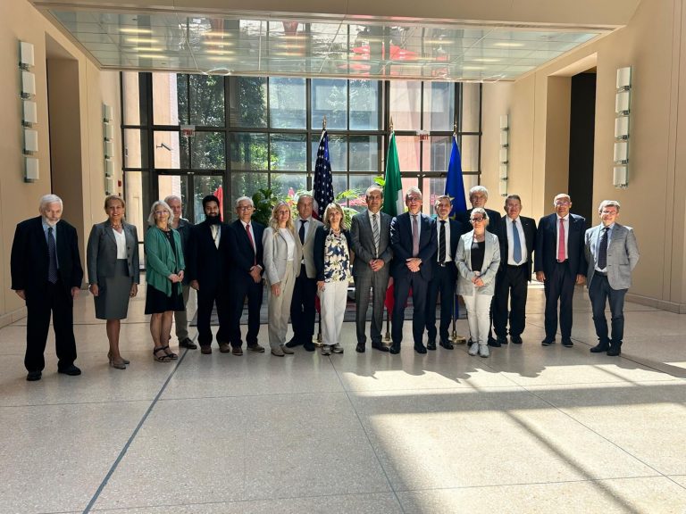 Fotografia di gruppo dei partecipanti